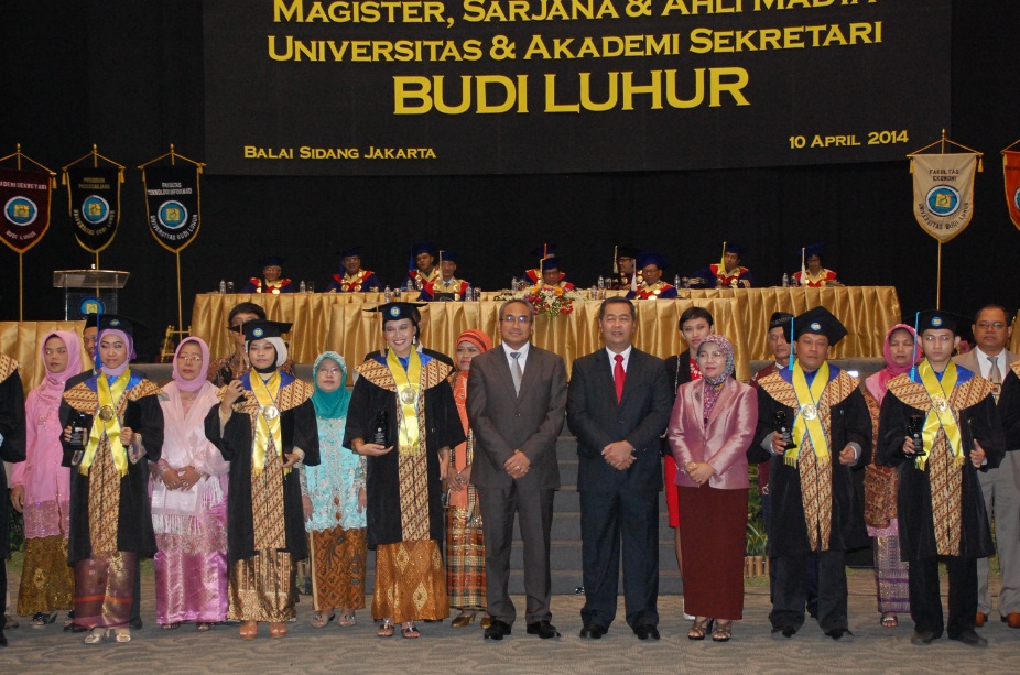 Wisuda Universitas Budi Luhur April 2014 JCC 3
