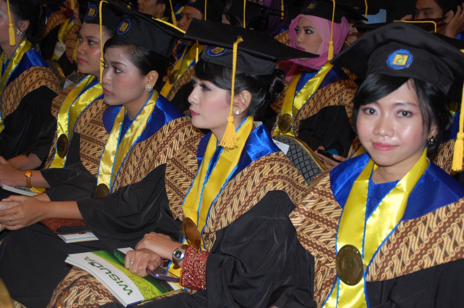 Wisuda Universitas Budi Luhur April 2014 JCC 5